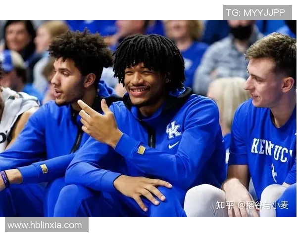 球星家庭生活大揭秘:从私人时光到亲子互动展现真实一面 球星家庭生活大揭秘:从私人时光到亲子互动展现真实一面